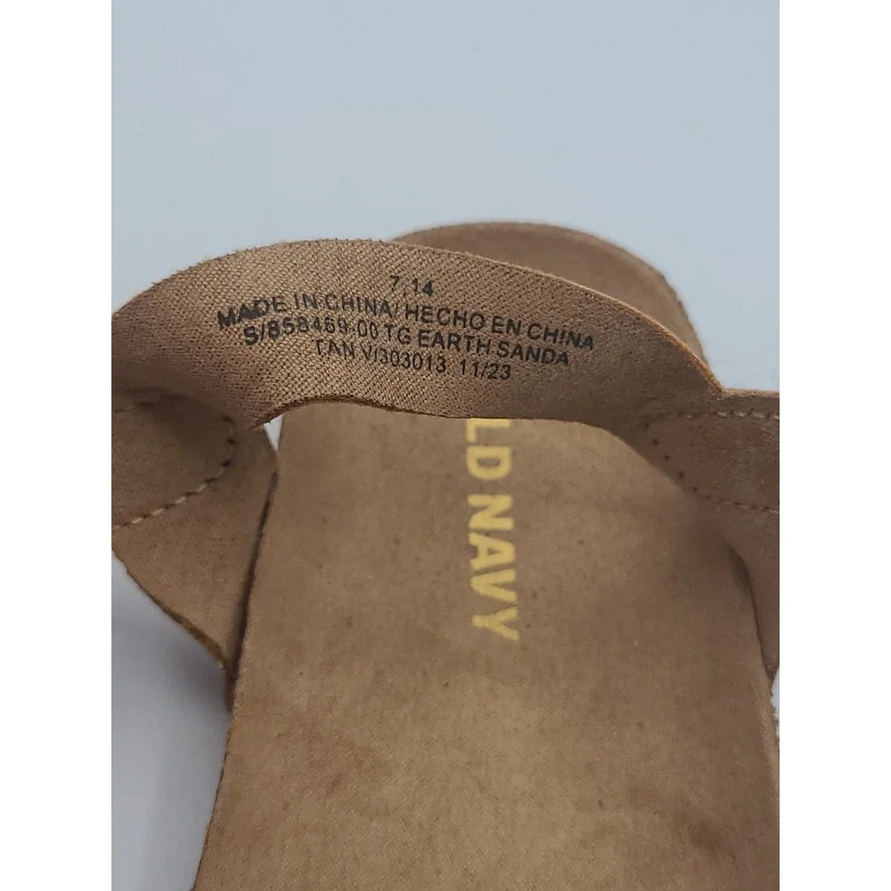 Old Navy Tan Colored Toddler Girls Buckled-Strap Sandals Size 7